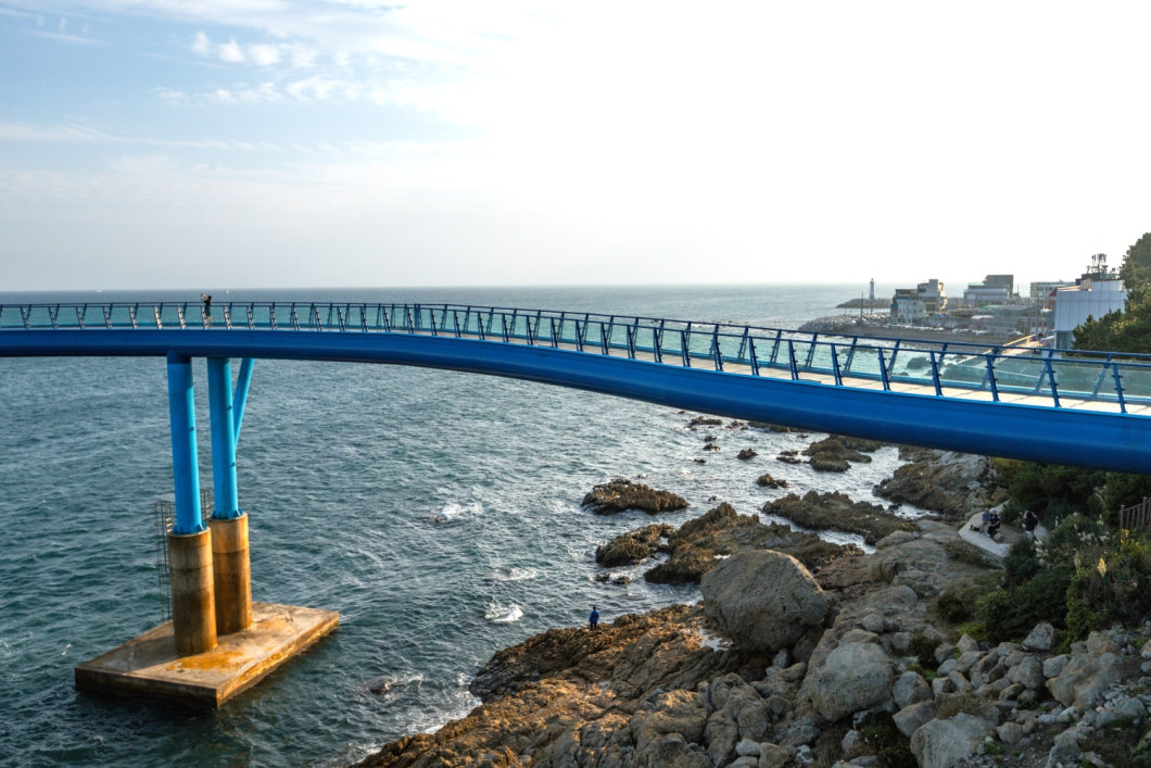 Du Lịch Hàn Quốc: Busan - Seoul - Làng Văn Hóa Gamcheon - Trải Nghiệm Đi Tàu Ven Biển Haeundae - Đảo Nami - Thư Viện Starfield