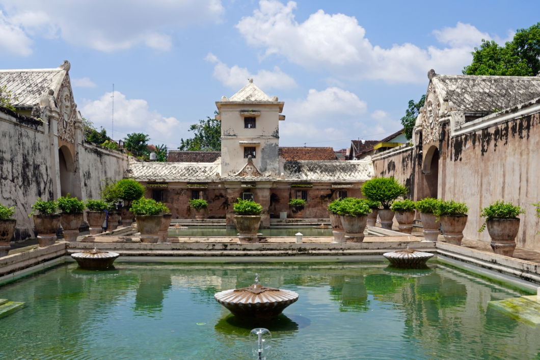 Du Lịch Indonesia: Yogyakarta - Borobudur - Dieng - Prambanan - Hành Trình Di Sản Bằng Tàu Hỏa