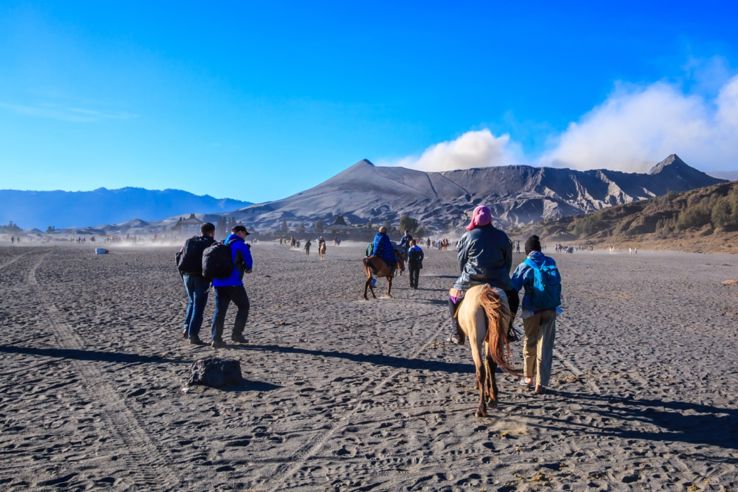 Du Lịch Indonesia: Chinh Phục Bình Minh Bromo - Hồ Núi Lửa Ijen - Cưỡi Ngựa Vượt Biển Cát Đen - Thác Tumpak Sewu Hùng Vĩ