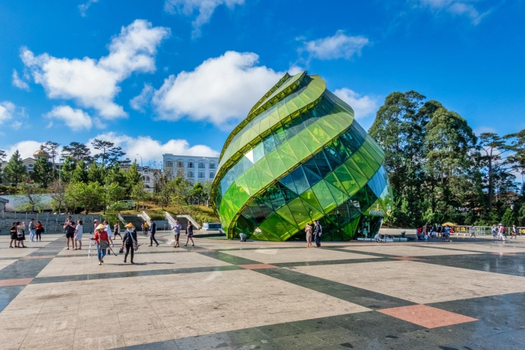 Du Lịch Đà Lạt: Quê Garden – Rừng Giao Hưởng – Nhà Thờ Domaine De Marie – Mongo Land
