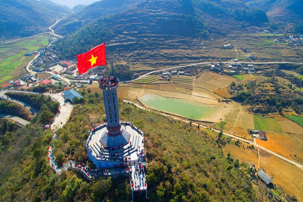 Du Lịch Hà Giang - Đồng Văn - Cao Bằng - Bắc Kạn