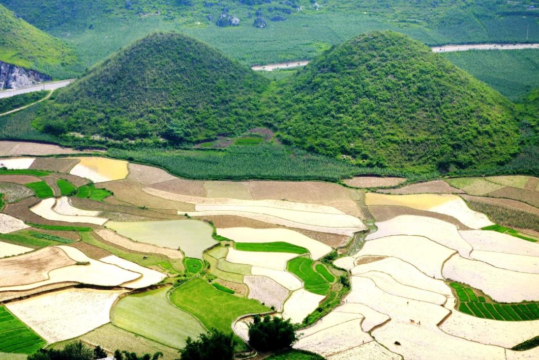 Du Lịch Hà Giang - Đồng Văn - Cao Bằng - Bắc Kạn