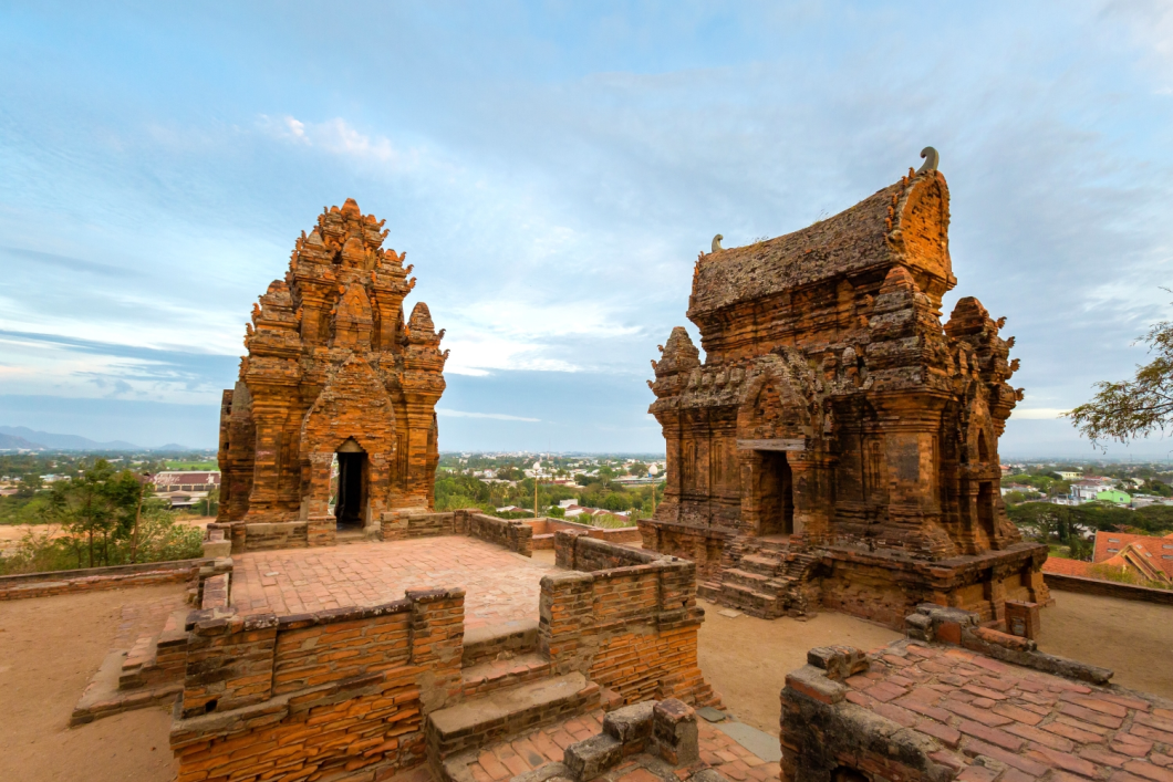 Du Lịch Vĩnh Hy - Ninh Chữ (Tết Âm Lịch 2026): Khu Du Lịch Trải Nghiệm Tanyoli - Vịnh Vĩnh Hy - Hang Rái - Trùng Sơn Cổ Tự - Tháp Chàm Po Klong Garai