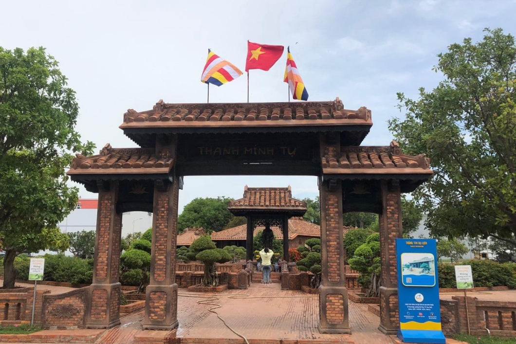 Du Lịch Phan Thiết: Thanh Minh Tự - Hana Beach - Làng Chài Xưa - Lâu Đài Rượu Vang