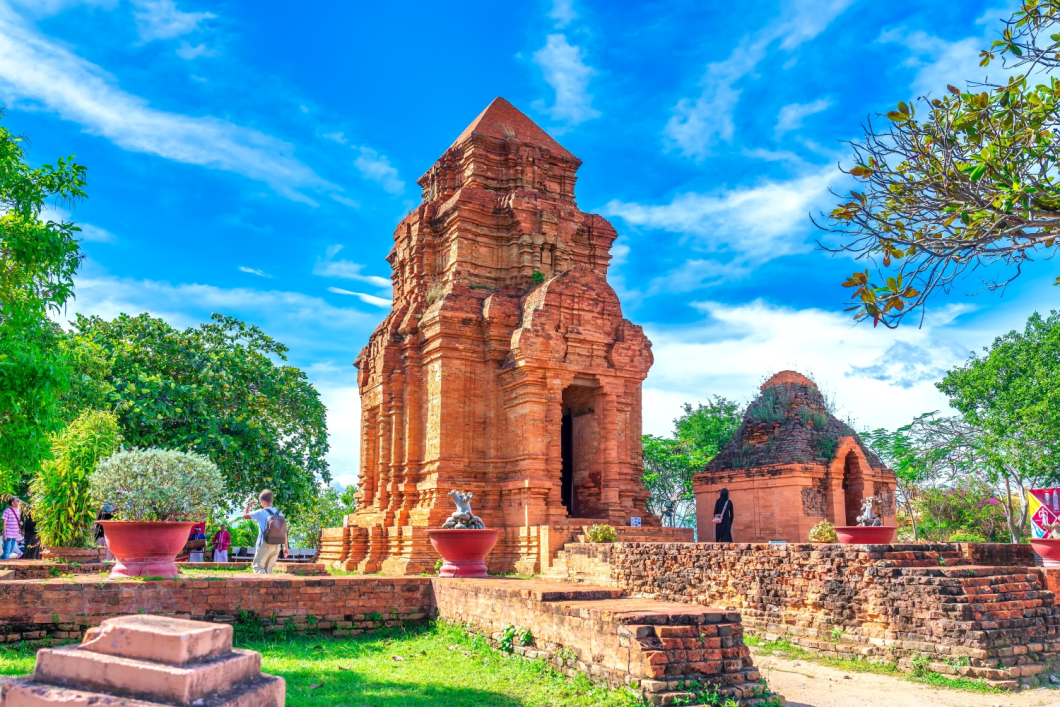 Du Lịch Vĩnh Hy - Ninh Chữ (Tết Âm Lịch 2026): Khu Du Lịch Trải Nghiệm Tanyoli - Vịnh Vĩnh Hy - Hang Rái - Trùng Sơn Cổ Tự - Tháp Chàm Po Klong Garai