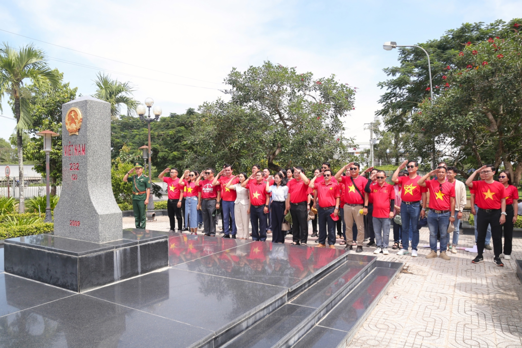 Du Lịch Trải Nghiệm Cột Mốc Biên Giới Tây Nam Tổ Quốc: Tự Hào Một Dải Biên Cương