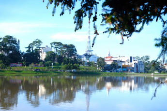 Du Lịch Đà Lạt: Quê Garden – Rừng Giao Hưởng – Nhà Thờ Domaine De Marie – Mongo Land