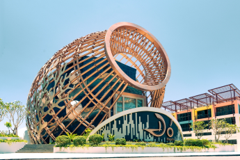 Du Lịch Nha Trang: Tháp Bà Ponagar - Vinwonders - Nhà Hát Đó