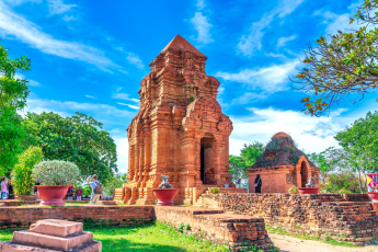 Du Lịch Vĩnh Hy - Ninh Chữ (Tết Âm Lịch 2026): Khu Du Lịch Trải Nghiệm Tanyoli - Vịnh Vĩnh Hy - Hang Rái - Trùng Sơn Cổ Tự - Tháp Chàm Po Klong Garai