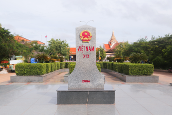 Du Lịch Trải Nghiệm Cột Mốc Biên Giới Tây Nam Tổ Quốc: Tự Hào Một Dải Biên Cương