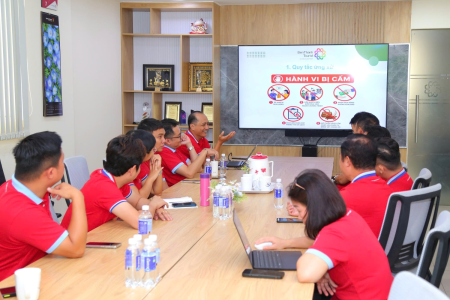 Đào tạo "Bộ Quy tắc Ứng xử & Chính sách Du lịch Bền vững" cho hướng dẫn viên