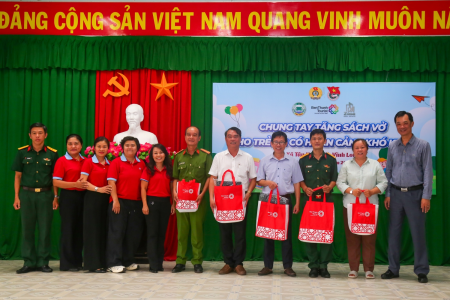 BenThanh Tourist chung tay tiếp sức đến trường cho học sinh có hoàn cảnh khó khăn tại xã Tân Hào