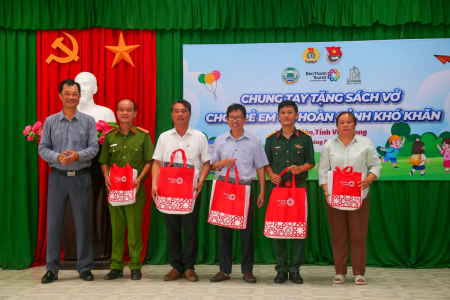 BenThanh Tourist chung tay tiếp sức đến trường cho học sinh có hoàn cảnh khó khăn tại xã Tân Hào