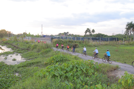 Tour đạp xe - Ngày bình yên trên vùng đất thép