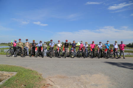 Tour đạp xe - Ngày bình yên trên vùng đất thép
