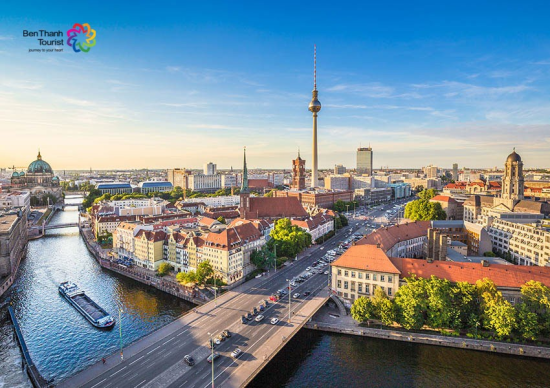 Vietnam Airlines  - “Tất cả vì sức khỏe hành khách” 