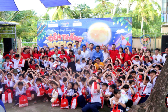 BenThanh Tourist mang Trung Thu đến với 250 trẻ em có hoàn cảnh khó khăn