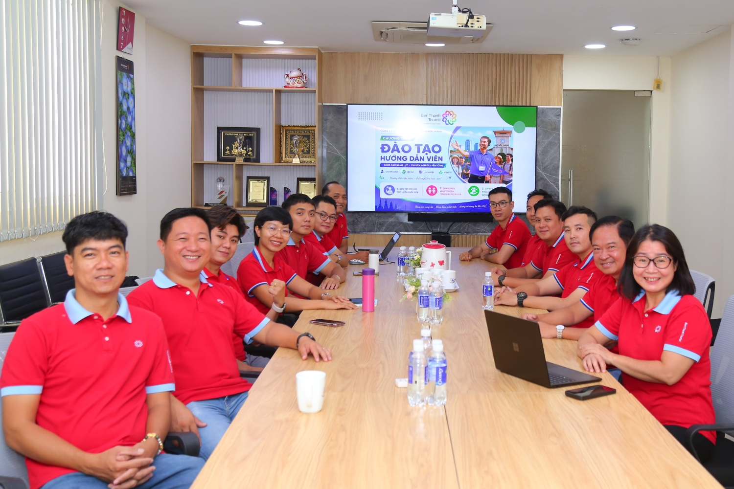 Đào tạo "Bộ Quy tắc Ứng xử & Chính sách Du lịch Bền vững" cho hướng dẫn viên