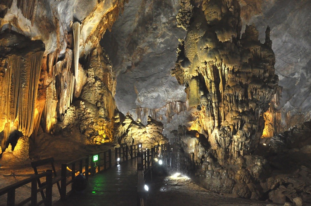 Mạng bán tour du lịch trực tuyến hàng đầu tại Việt Nam | BenThanh Tourist