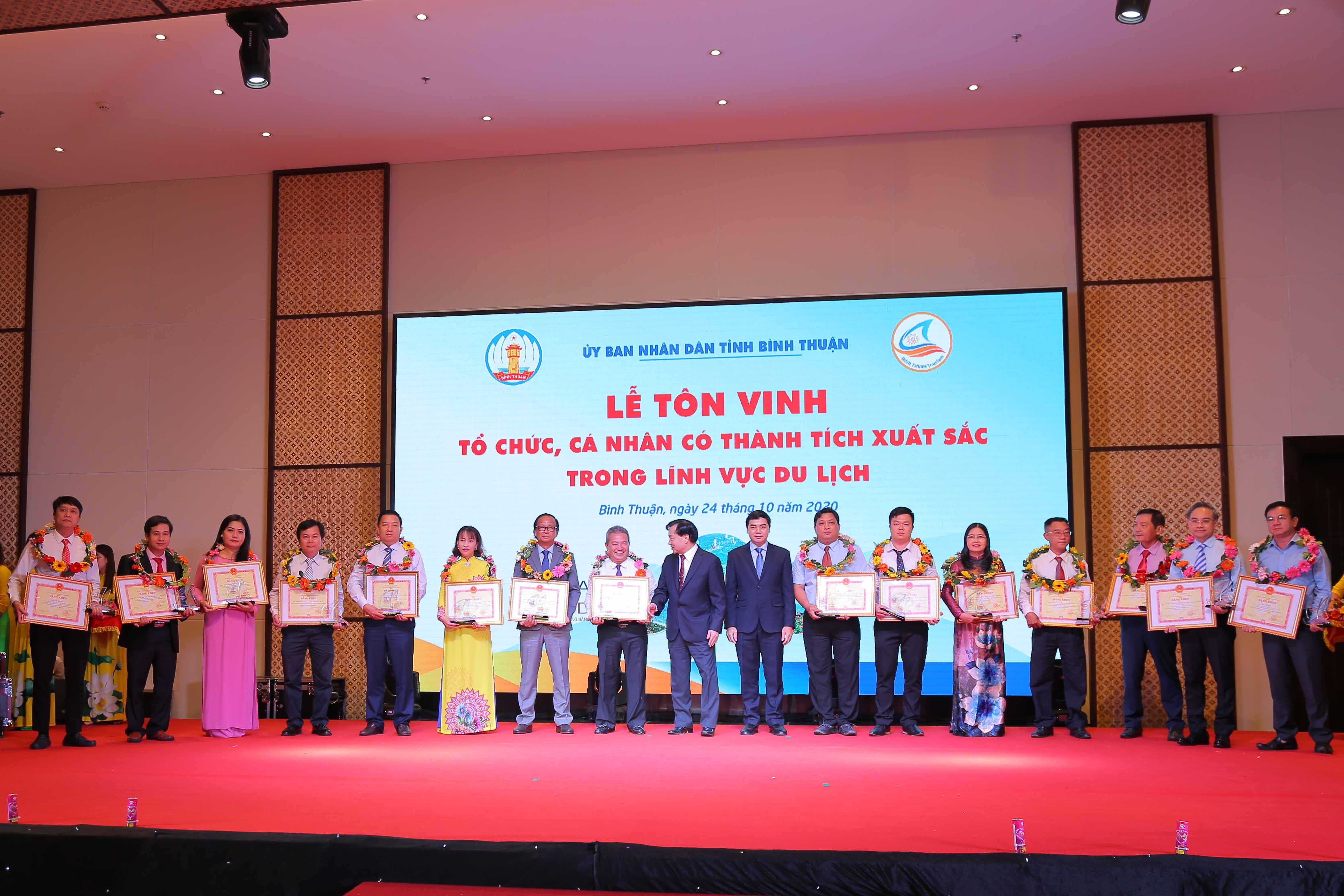 Mạng bán tour du lịch trực tuyến hàng đầu tại Việt Nam | BenThanh Tourist