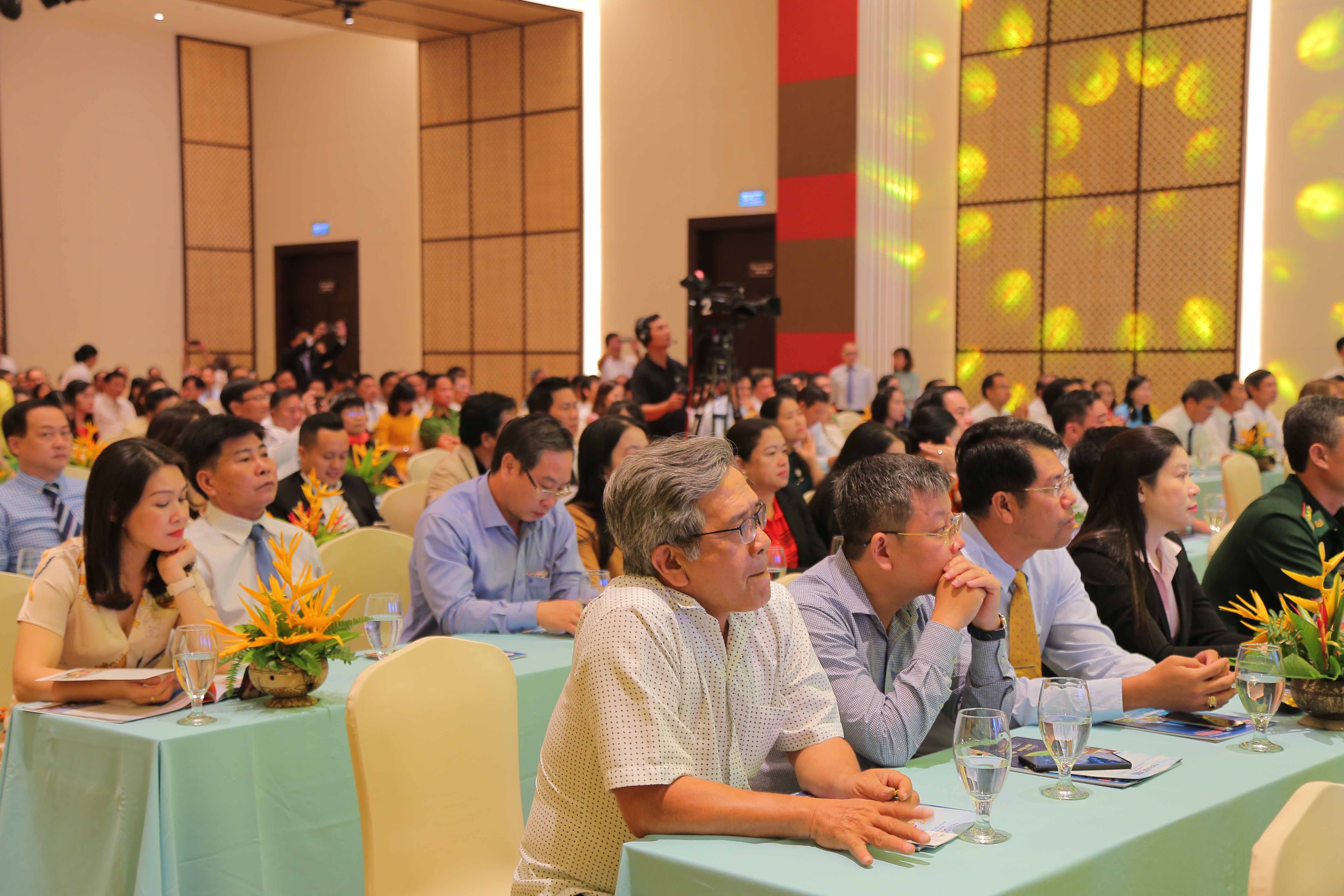 Mạng bán tour du lịch trực tuyến hàng đầu tại Việt Nam | BenThanh Tourist