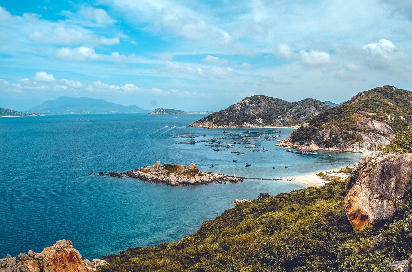 Mạng bán tour du lịch trực tuyến hàng đầu tại Việt Nam | BenThanh Tourist Mạng bán tour du lịch trực tuyến hàng đầu tại Việt Nam | BenThanh Tourist