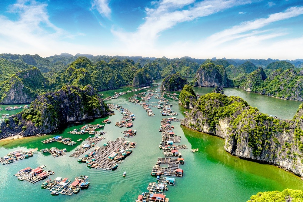 lang-chai-tren-vinh-ha-long