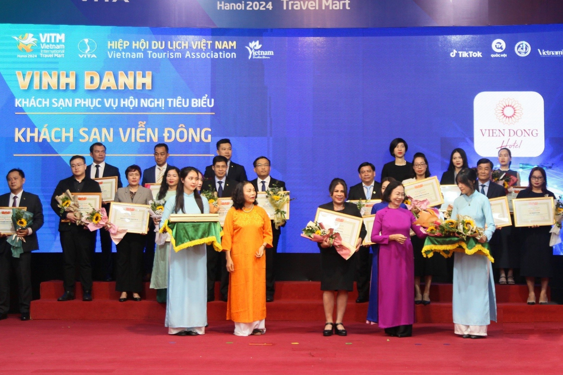 Mạng bán tour du lịch trực tuyến hàng đầu tại Việt Nam | BenThanh Tourist