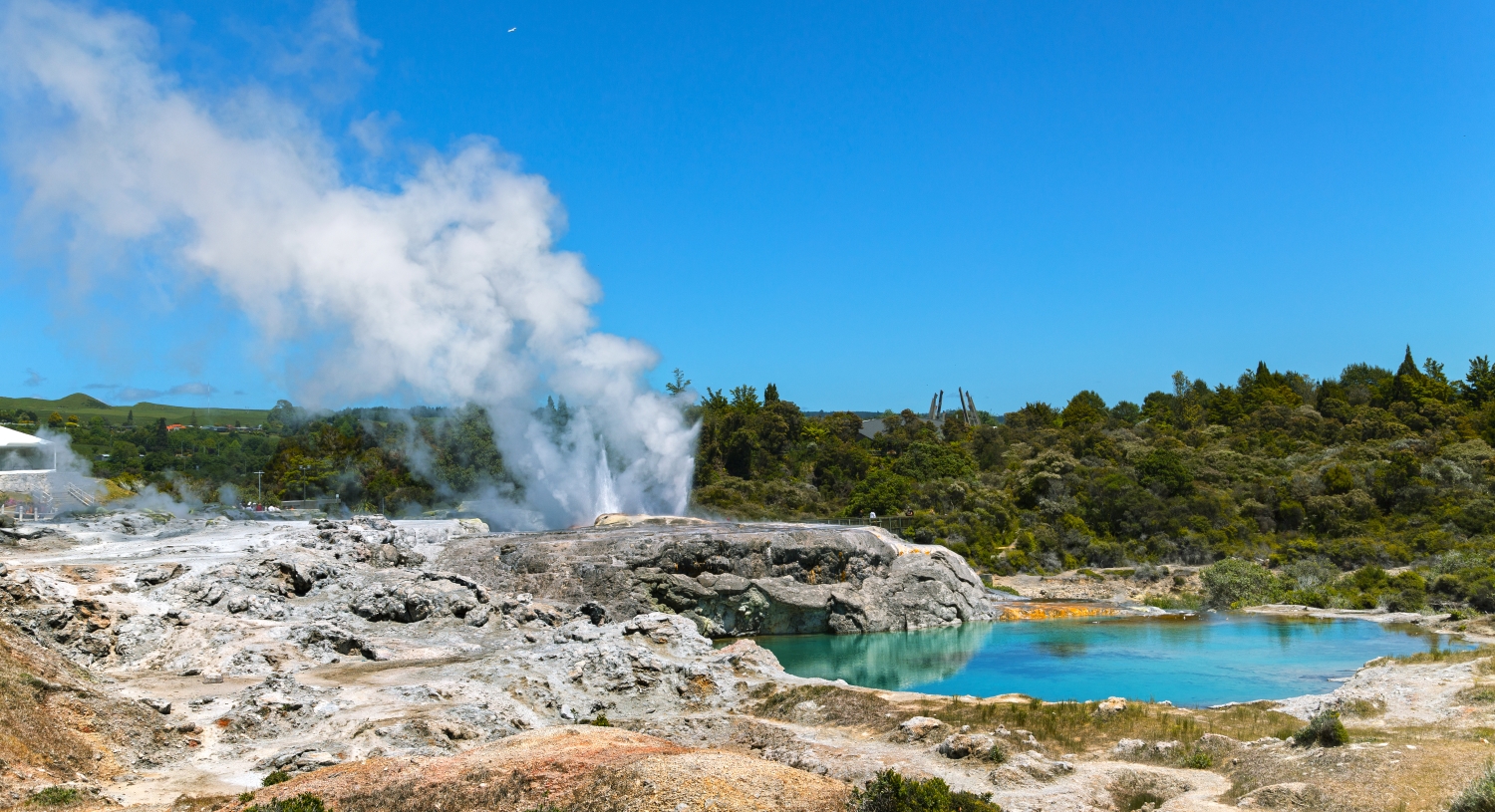 roturua-lakefront roturua-lakefront