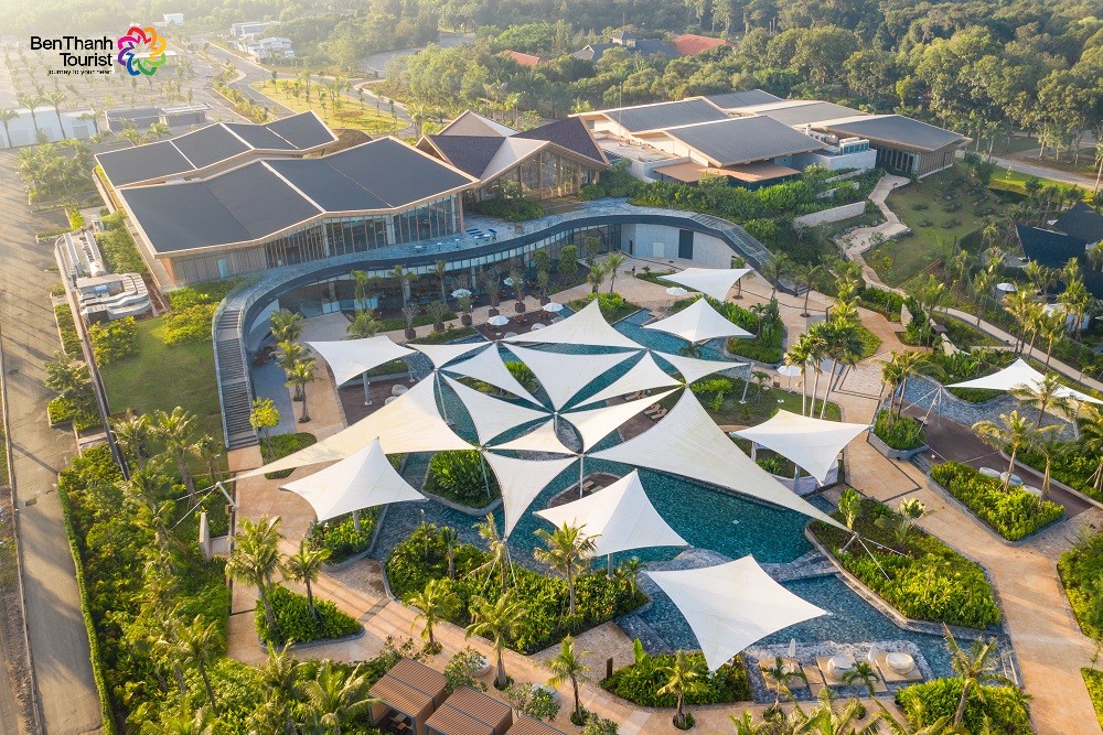 Du Lịch Vũng Tàu: Combo Minera Hot springs Bình Châu Resort 4* + Xe đưa đón + Tắm Khoáng & Tham Quan Công Viên Minera