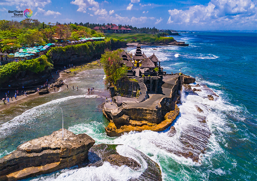 Du Lịch Bali: Bali – Ulun Danu – Cổng Trời Handara Gate - Tanah Lot – Ubud