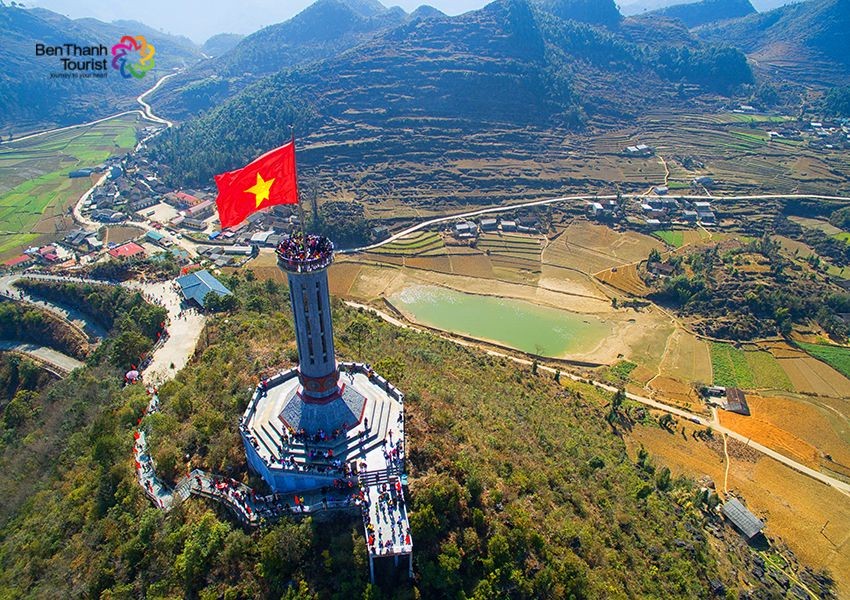 Du Lịch Hà Giang - Đồng Văn - Cao Bằng: Du Thuyền Trên Sông Nho Quê (Tết Âm Lịch 2022)