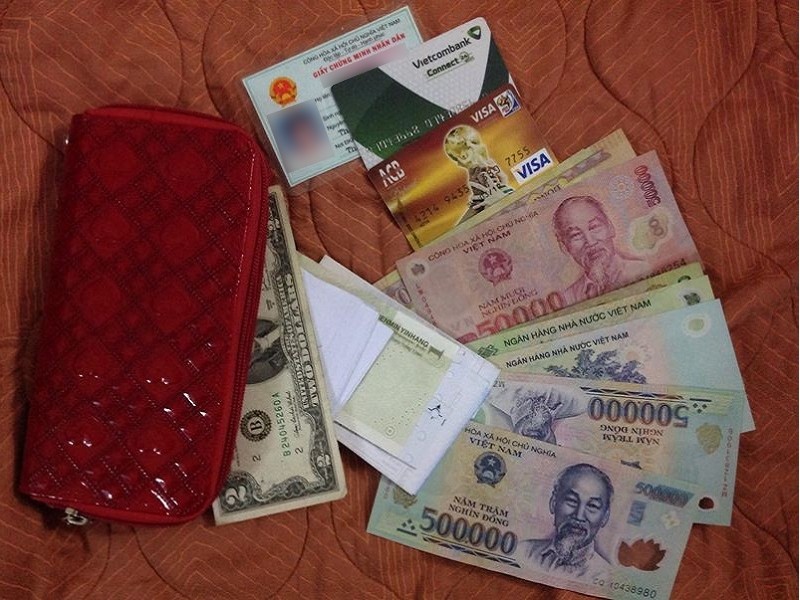 chuẩn bị tiền mặt khi đi du lịch nước ngoài