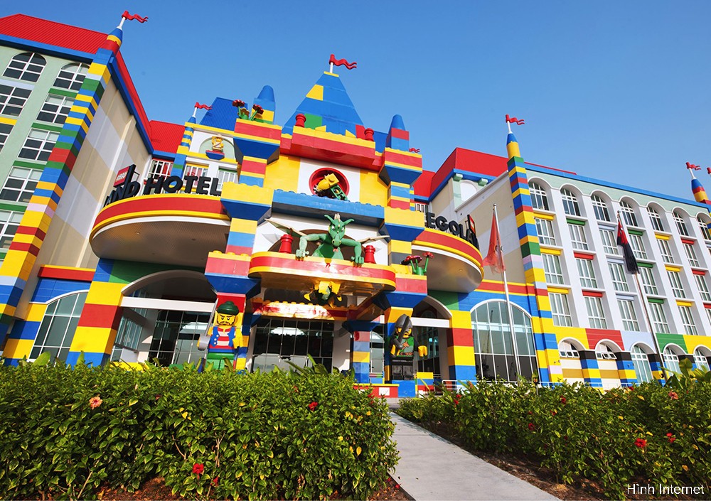 Du Lịch Malaysia - Singapore: Công Viên Legoland Malaysia - Trải Nghiệm Cầu Kính Trong Suốt Skycape - Vườn Hoa Treo Floral Fantasy
