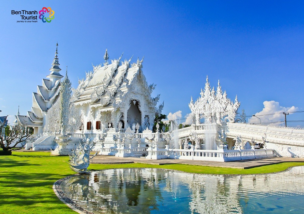 Đầu năm đi du lịch Thái Lan, chiêm bái 3 ngôi đền kiến trúc ấn tượng nhất xứ sở Chùa Vàng